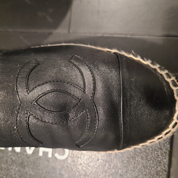 Chanel Black Leather Espadrilles with Woven Trim - Picture 5 of 13